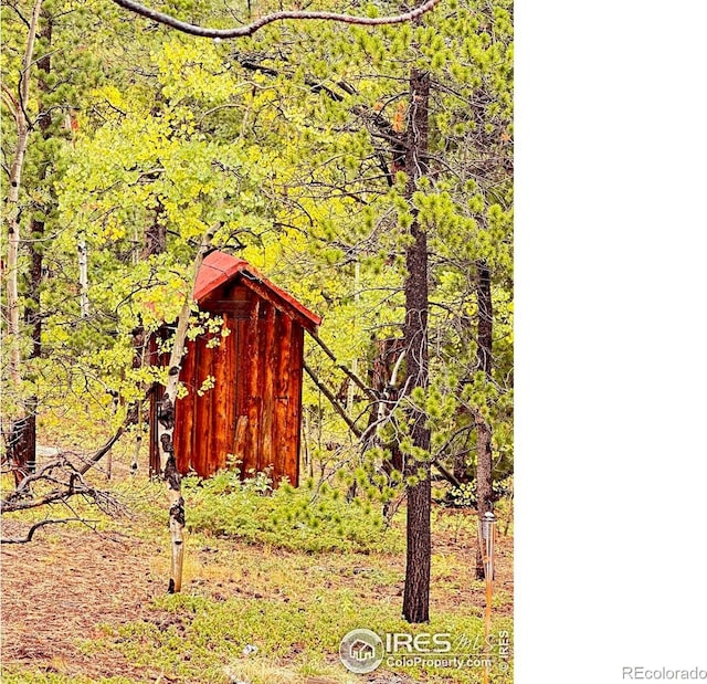 view of outbuilding