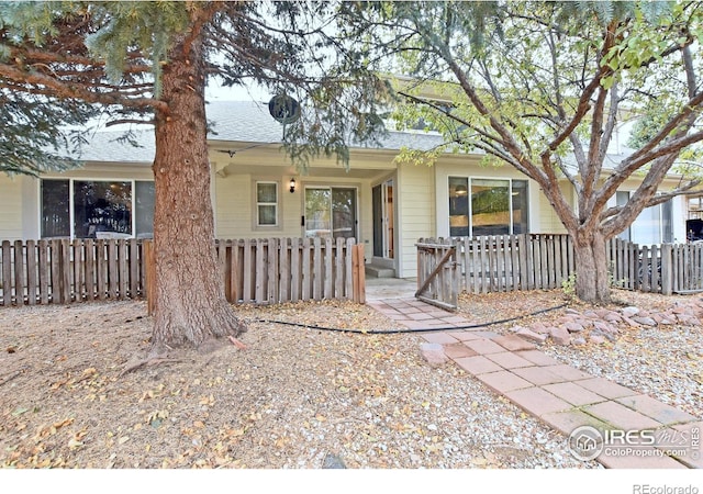 view of front of house with covered porch