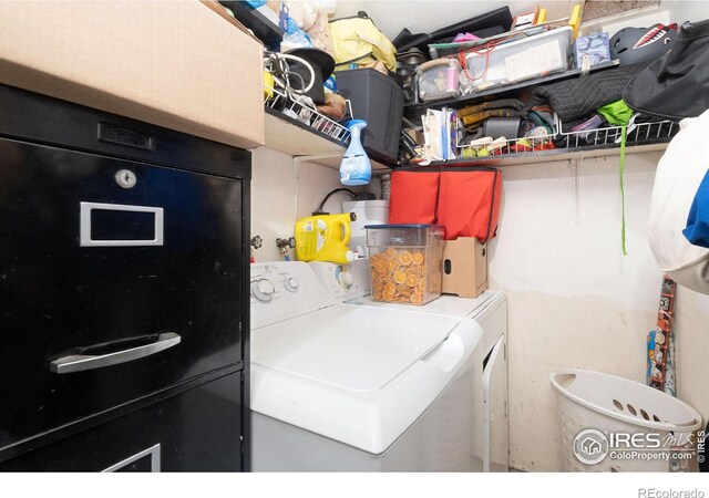 3300 Madison Ave, Boulder, CO 80303 - laundry area featuring washing machine and clothes dryer and laundry area