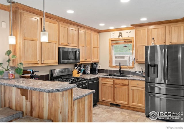 kitchen with decorative light fixtures, black appliances, kitchen peninsula, sink, and light tile patterned floors