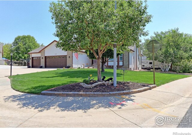 view of front of house with a front yard