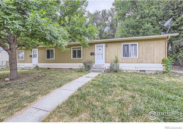 view of front of house with a front lawn