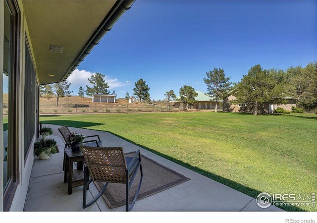 view of yard with a patio