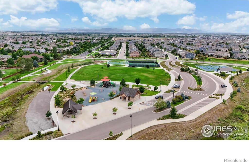 bird's eye view with a residential view