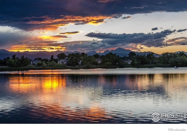 water view with a mountain view