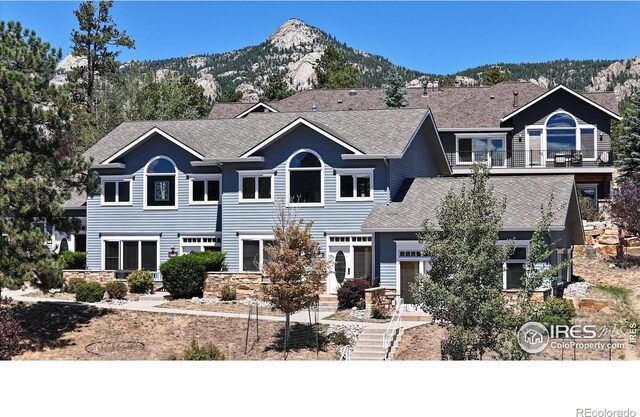 view of front of property featuring a mountain view