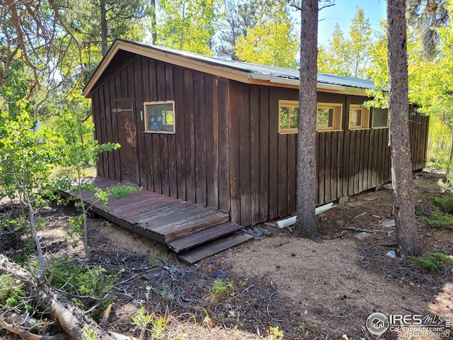 view of outbuilding