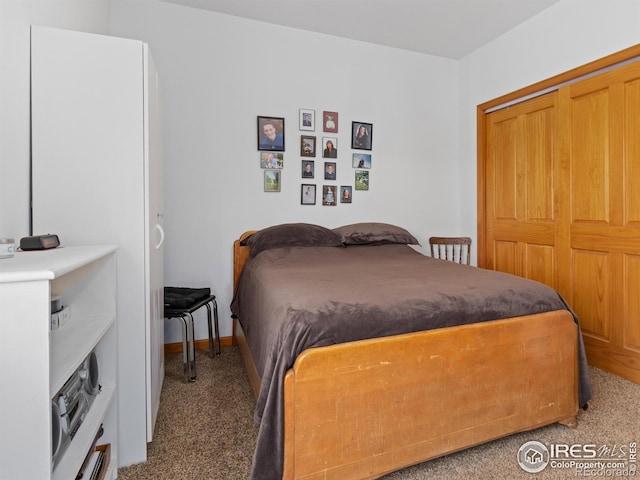 view of carpeted bedroom