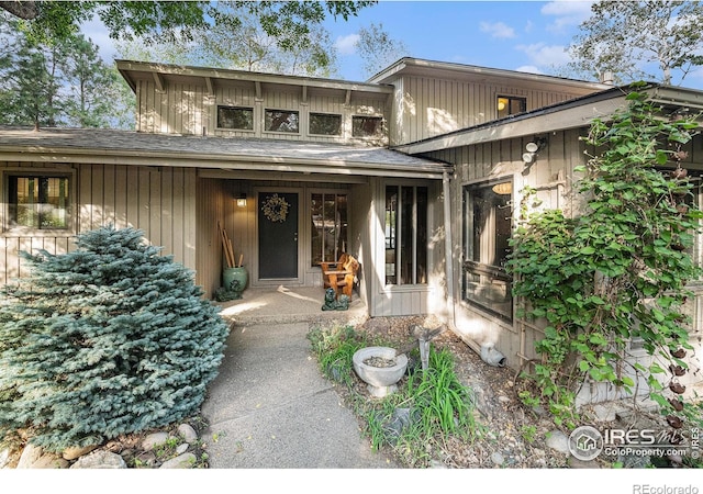 view of front of home with covered porch