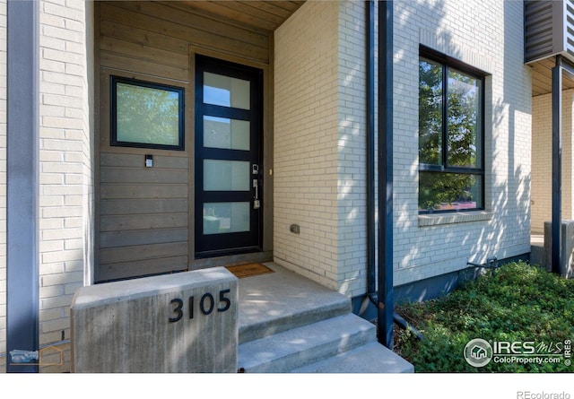 property entrance with a porch