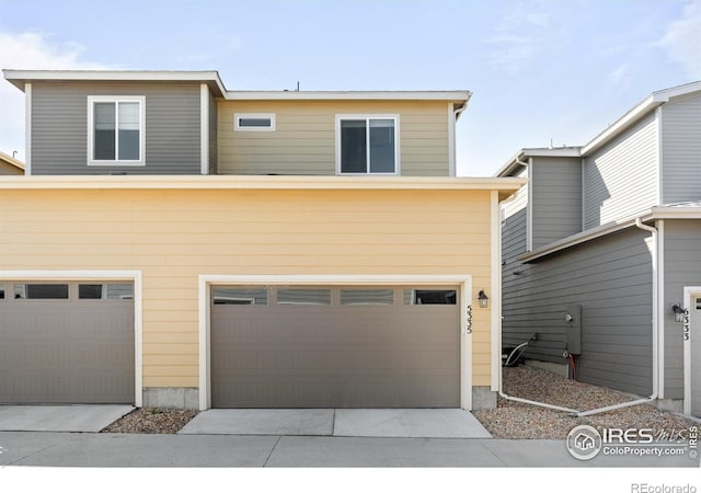 view of front facade with a garage