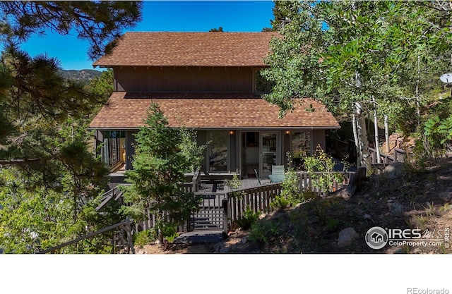 view of front of house featuring covered porch