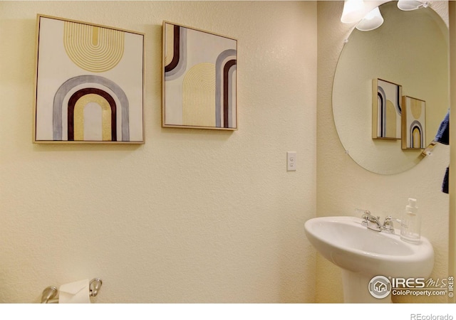 bathroom with sink