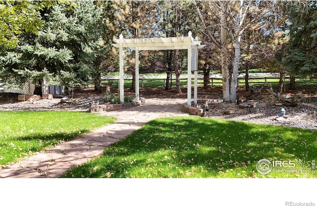 view of yard featuring a pergola