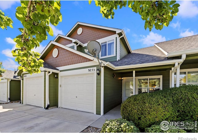 view of front facade featuring a garage