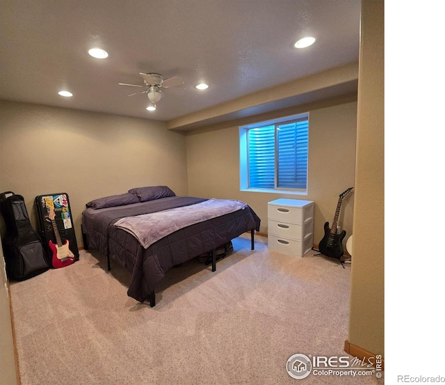 bedroom with carpet flooring and ceiling fan