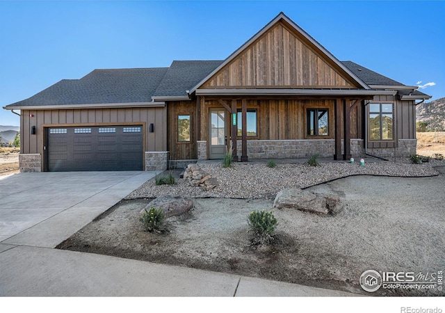 view of front of home featuring a garage