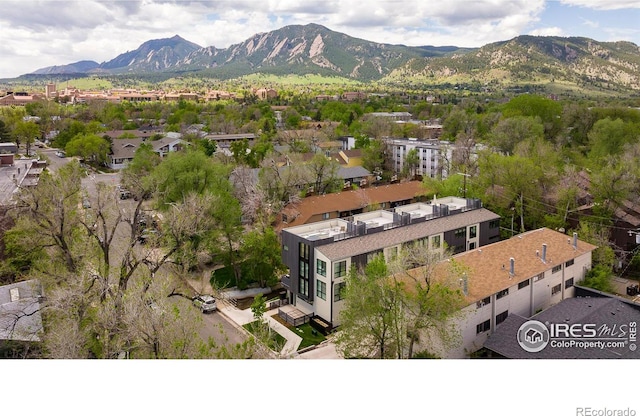 bird's eye view featuring a mountain view