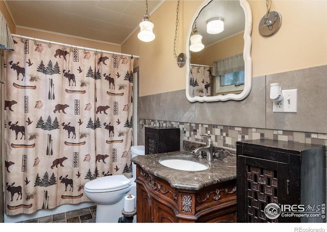 2392 W US Highway 34, Drake, CO 80515 - full bath with ornamental molding, vanity, toilet, and a shower with shower curtain