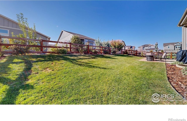 view of yard featuring a patio