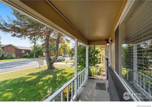 view of patio / terrace with covered porch