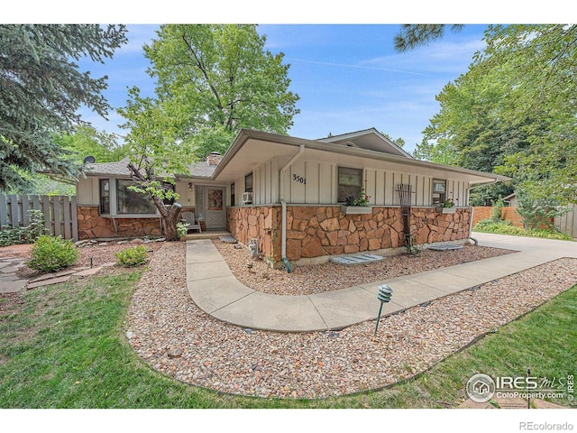 view of front of home featuring covered porch