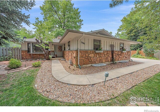 view of front of home featuring covered porch