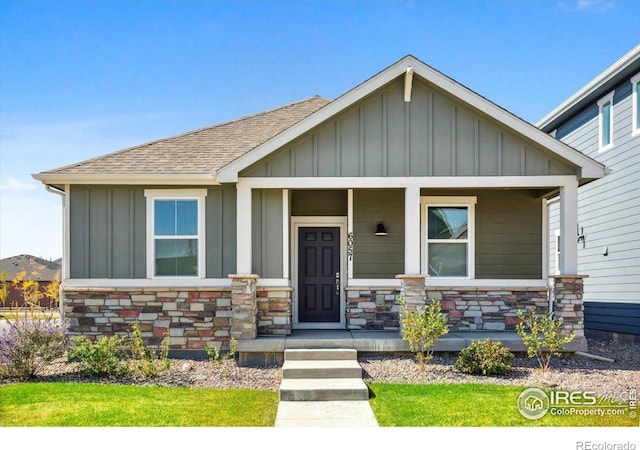 craftsman house with covered porch