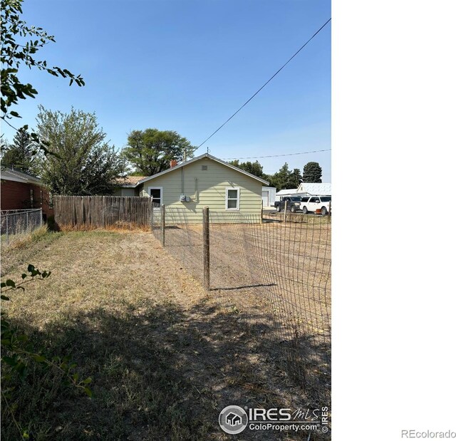 130 W 4th St N, Cheyenne Wells, CO 80810 - view of yard
