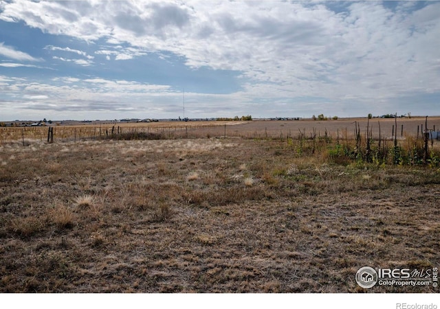 view of yard featuring a rural view