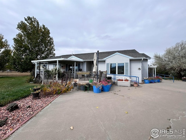 view of front facade featuring a patio area