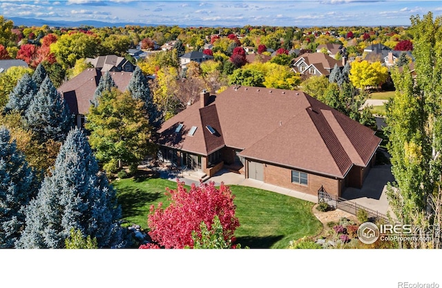 bird's eye view with a residential view