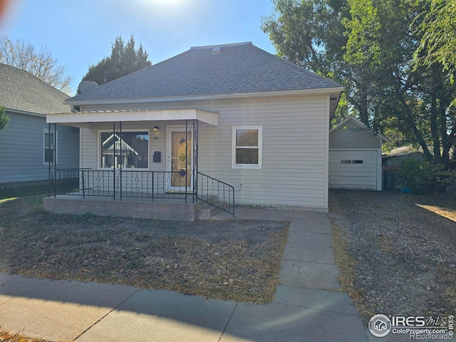 view of front of property featuring covered porch