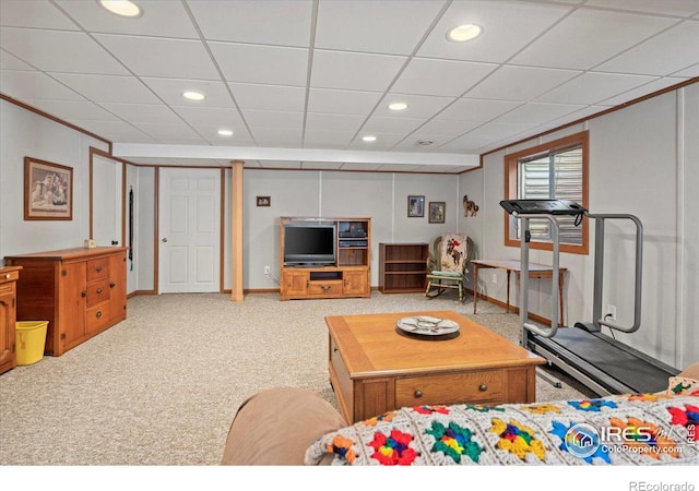 living room featuring recessed lighting, carpet flooring, a drop ceiling, and baseboards