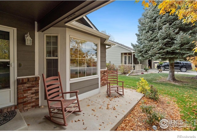 view of patio / terrace with covered porch