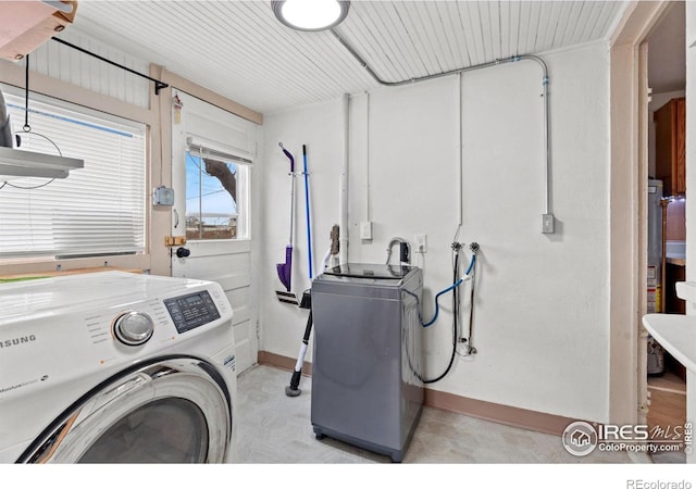 laundry area featuring washer and clothes dryer