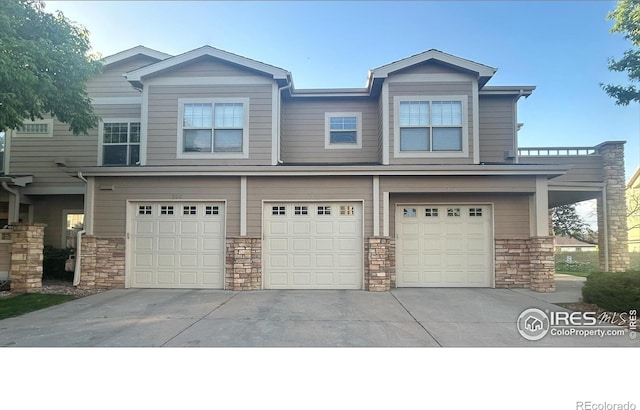 view of front of house featuring a garage