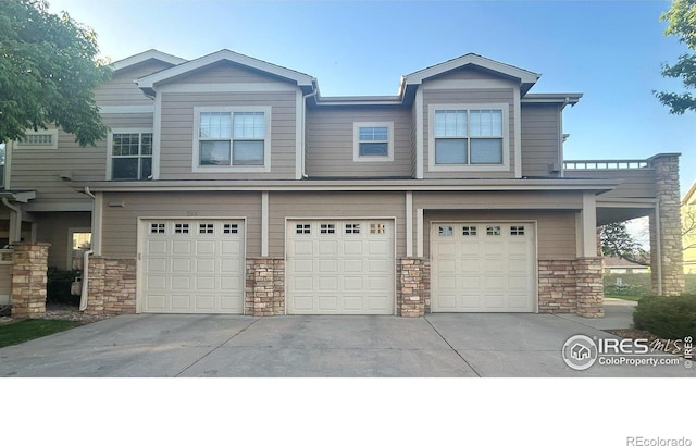 view of front facade with a garage