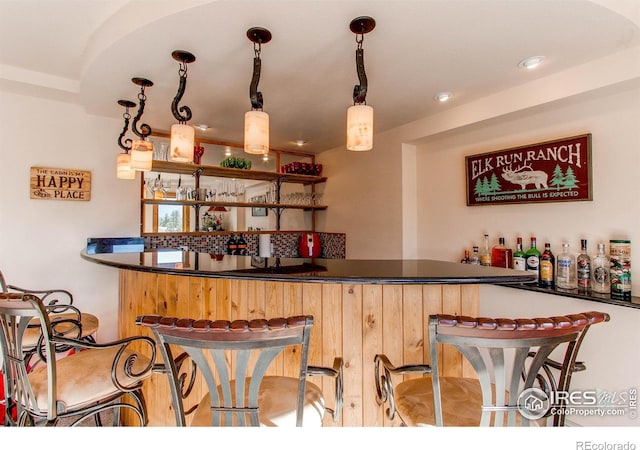 580 Saddle Notch Rd, Loveland, CO 80537 - view of indoor dry bar