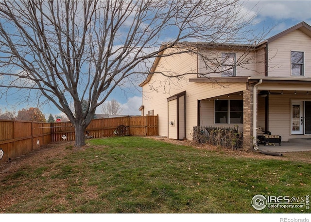 view of yard featuring a patio area