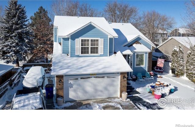 view of front property featuring a garage