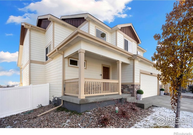 view of front of property featuring covered porch