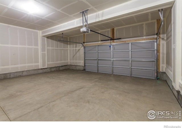5086 Mckinnon Ct, Timnath, CO 80547 - garage featuring a garage door opener