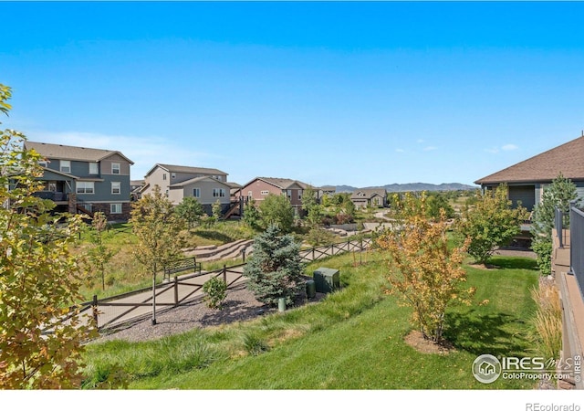 view of yard with a mountain view