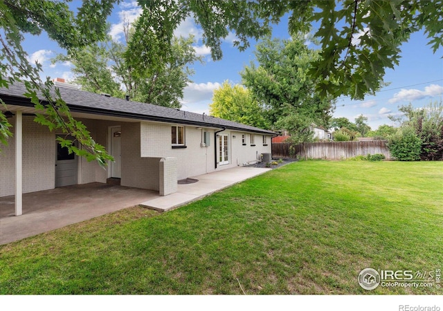 view of yard with a patio area