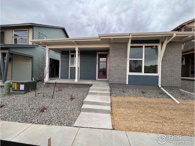 view of front of house with a porch