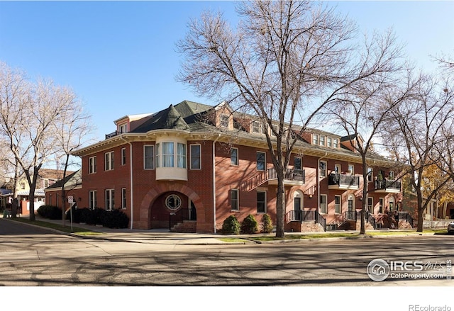 view of front of house