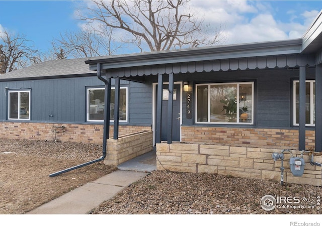 view of front of home with covered porch