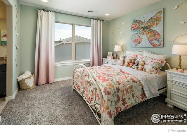 bedroom featuring carpet floors