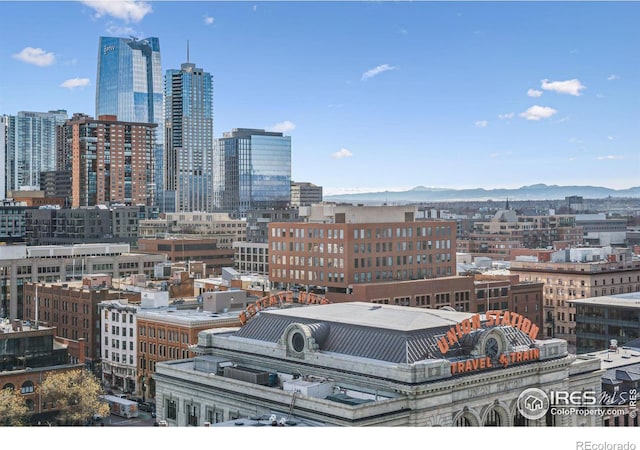 city view featuring a mountain view